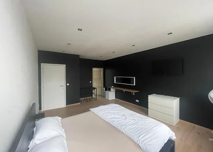 Room Of Tournai 3
